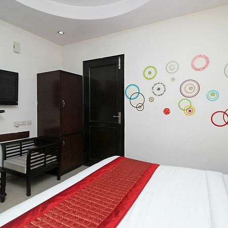 Oyo 9030 Hotel Delhi Airport Plaza Ню Делхи Екстериор снимка