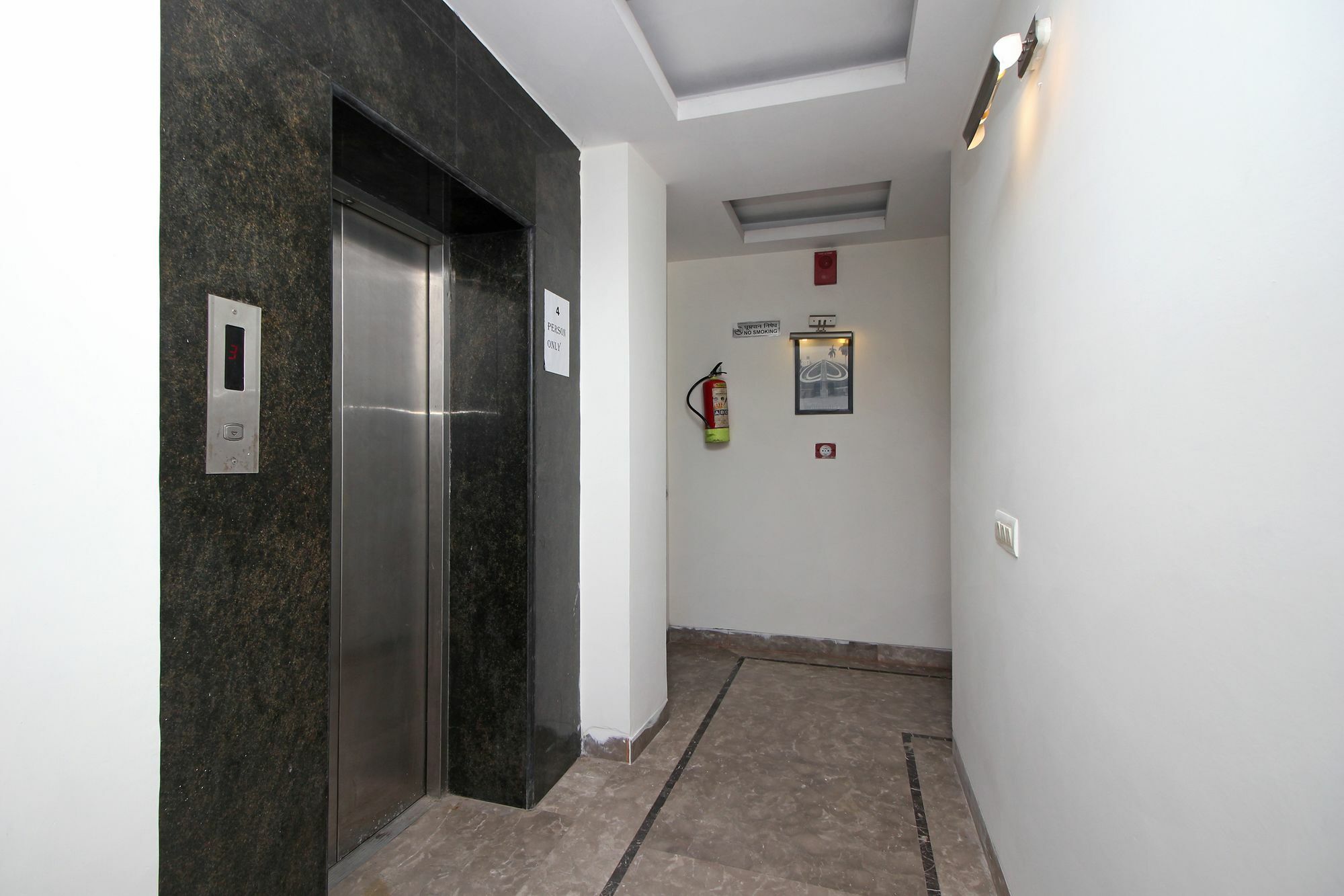 Oyo 9030 Hotel Delhi Airport Plaza Ню Делхи Екстериор снимка